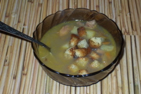 Фото к рецепту: Суп "фасолево-грибной с гренками"