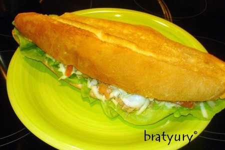 Фото к рецепту: Хобз биз-зейт, «ħobż biż-żejt» - хлеб с маслом. большой мальтийский бутерброд для моего друга мириам