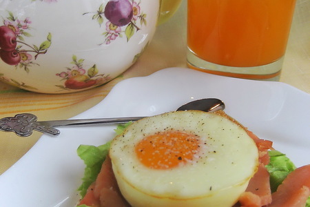 Фото к рецепту: Запеченые яйца "воскресный завтрак"