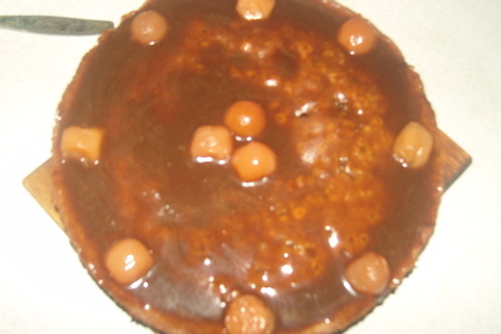 Фото к рецепту: Пирог шоколадный с орехами