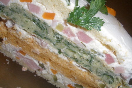 Фото к рецепту: Закусочный трехслойный торт