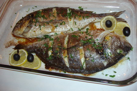 Фото к рецепту: Рыба в чесночном соусе