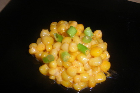 Фото к рецепту: Гарнир - это серьезно!!! кукуруза в соусе.