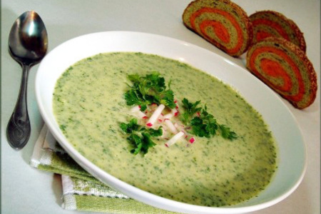 Фото к рецепту: Зелёный суп-пюре с кольраби "витаминка".