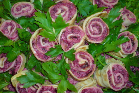 Фото к рецепту: Салат "миллион алых роз"
