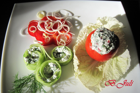 Фото к рецепту: Овощной салат для худеющих))