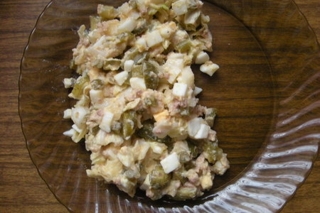 Фото к рецепту: Салат с печенью трески