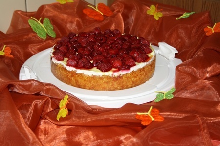 Фото к рецепту: Торт "малиновая радость"