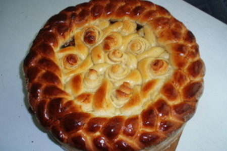 Фото к рецепту: Пирог с вареньем и орехами
