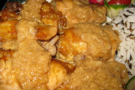 Фото к рецепту: Курица с ананасами