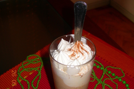 Фото к рецепту: Cafe com gelado или кофе + мороженное