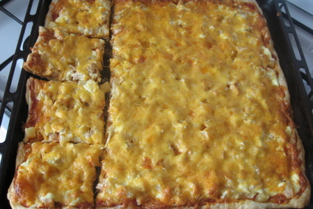 Фото к рецепту: Пицца "курица в ананасах"
