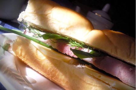 Фото к рецепту: Сэндвич "утро начинается"