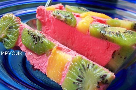 Фото к рецепту: Холодный творожно фруктовый десерт " лето,ах лето...."  дуэль :)