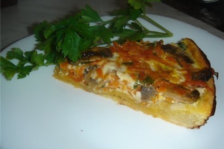 Фото к рецепту: Вкусный морковный пирог или киш из моркови с грибами