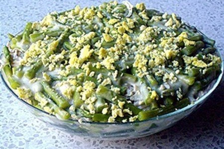 Слоеный салат со спаржей