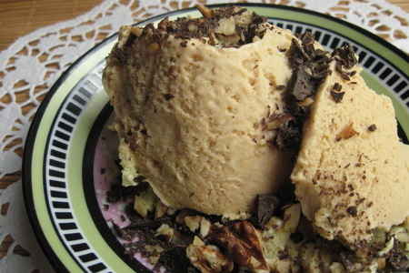 Фото к рецепту: Бананово-карамельное мороженое