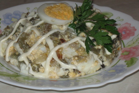 Фото к рецепту: Салат из баклажан "интересный"