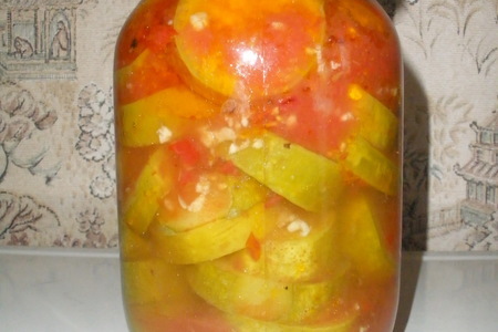 Фото к рецепту: Кабачки в томатном соусе