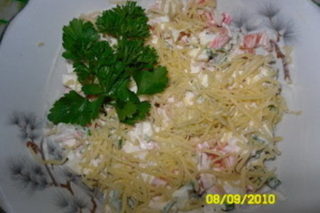 Фото к рецепту: Просто-простой салат, но от этого не менее вкусный