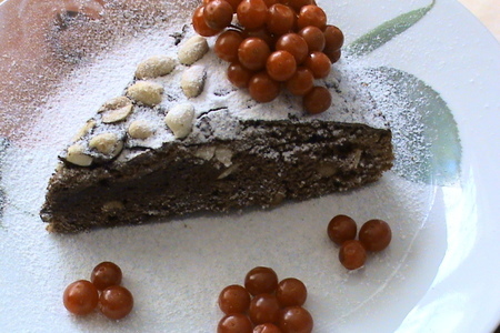 Фото к рецепту: Шоколадно-ореховый пирог из серии "племянники на пороге" 