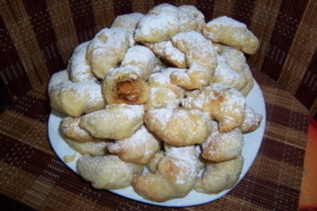 Фото к рецепту: Печенье "слоёные рогалики" (из серии "гости на пороге")