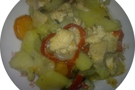 Фото к рецепту: Тушеные овощи с курицей