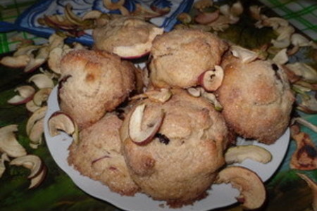 Фото к рецепту: Печенье с сушеными яблоками и орехами