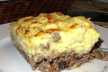 Фото к рецепту: Картофельная запеканка по мотивам пастушьего пирога (shepherd's pie)