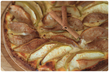 Фото к рецепту: Яблоки+груши+творог = песочный ароматный пирог!!