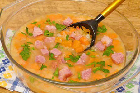 Фото к рецепту: Гороховый суп с тыквой.