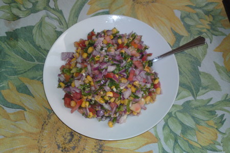 Фото к рецепту: Пикантный овощной салат