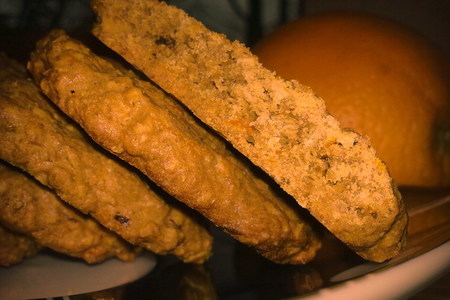 Фото к рецепту: Овсяное печенье с оранжевым настроением
