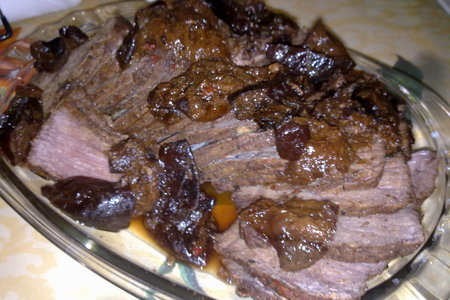 Мясо запеченное с черносливом