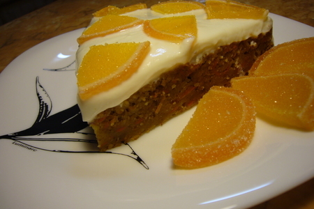Фото к рецепту: Яблочно - морковный пирог - торт с кремом из рикотты. (без яиц).