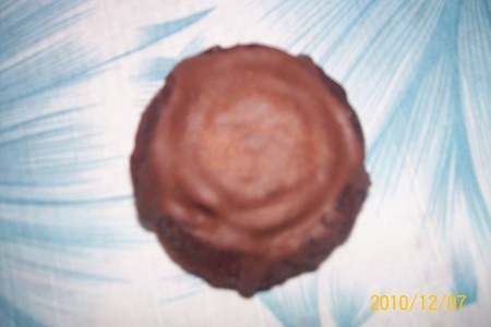 Фото к рецепту: Шоколадные бисквиты «черная роза»