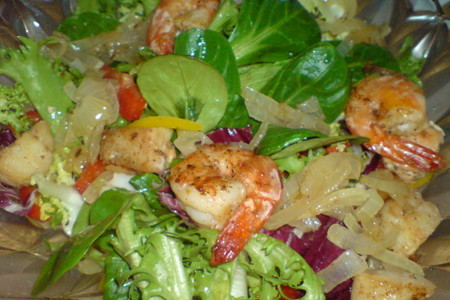 Фото к рецепту: Салат "ассорти"  рыбно-овощной