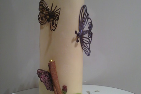 Шоколадная скульптура  "бабочки и розы"