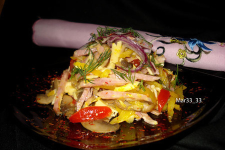 Фото к рецепту: Салат с необычными вкусовыми нотками