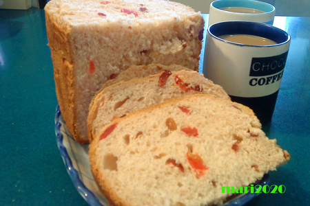 Фото к рецепту: Хлеб йогуртно-молочный с сухофруктами