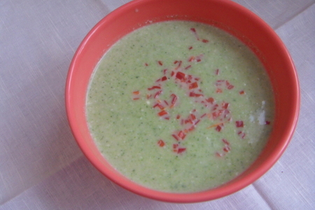 Фото к рецепту: Острый суп-крем из брокколи-