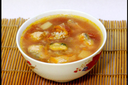 Фото к рецепту: Томатный суп с морепродуктами