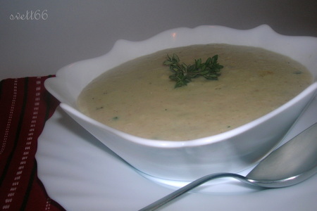 Фото к рецепту: Куриный суп с рисом и тимьяном ( язык проглотишь и пальчики оближешь)