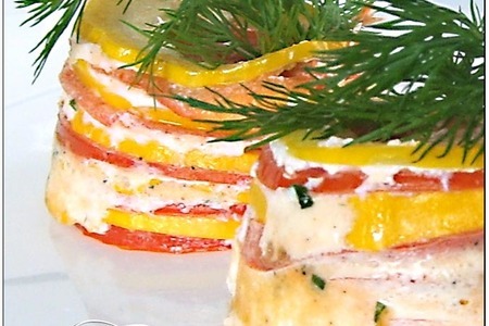 Фото к рецепту: Тимбал с помидорами и кабачками