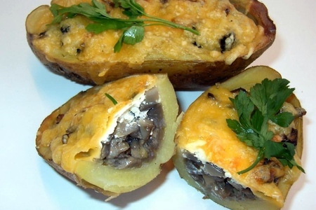 Фото к рецепту: Картофельные лодочки с грибами.