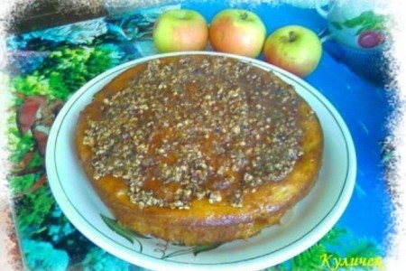 Фото к рецепту: Яблочный пирог "мокрый"