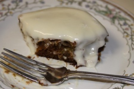 Фото к рецепту: Ананасово - кабачковый пирог с глазурью