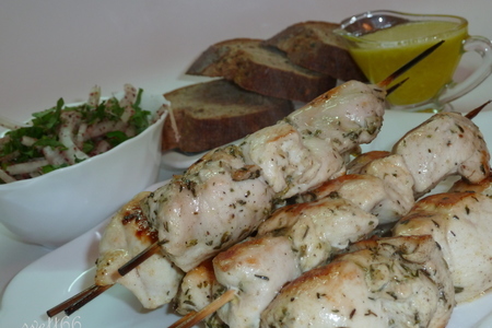 Фото к рецепту: Шиш - таук ( шашлычки из куриной грудки по-ливански)