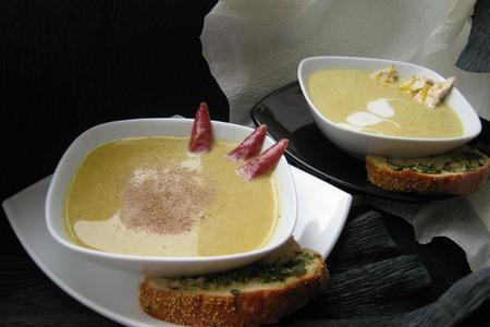 Фото к рецепту: "страсть и нежность"  или  два супа в одной кастрюле.