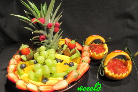Фото к рецепту: Салат фруктовый «изобилие» с фруктовым чатни.